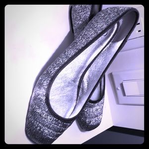 NWOT Super Chic Silver Ballet Flats